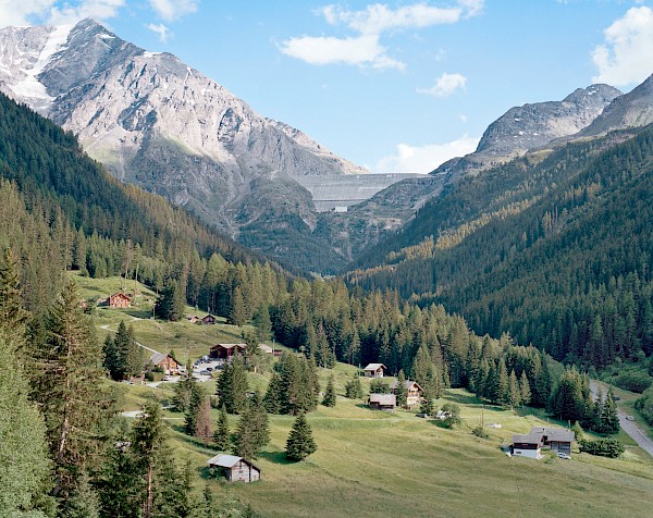 HYDROELECTRIC DAMS THE FUTURE OF POWER IN SWITZERLAND BLOOMBERG